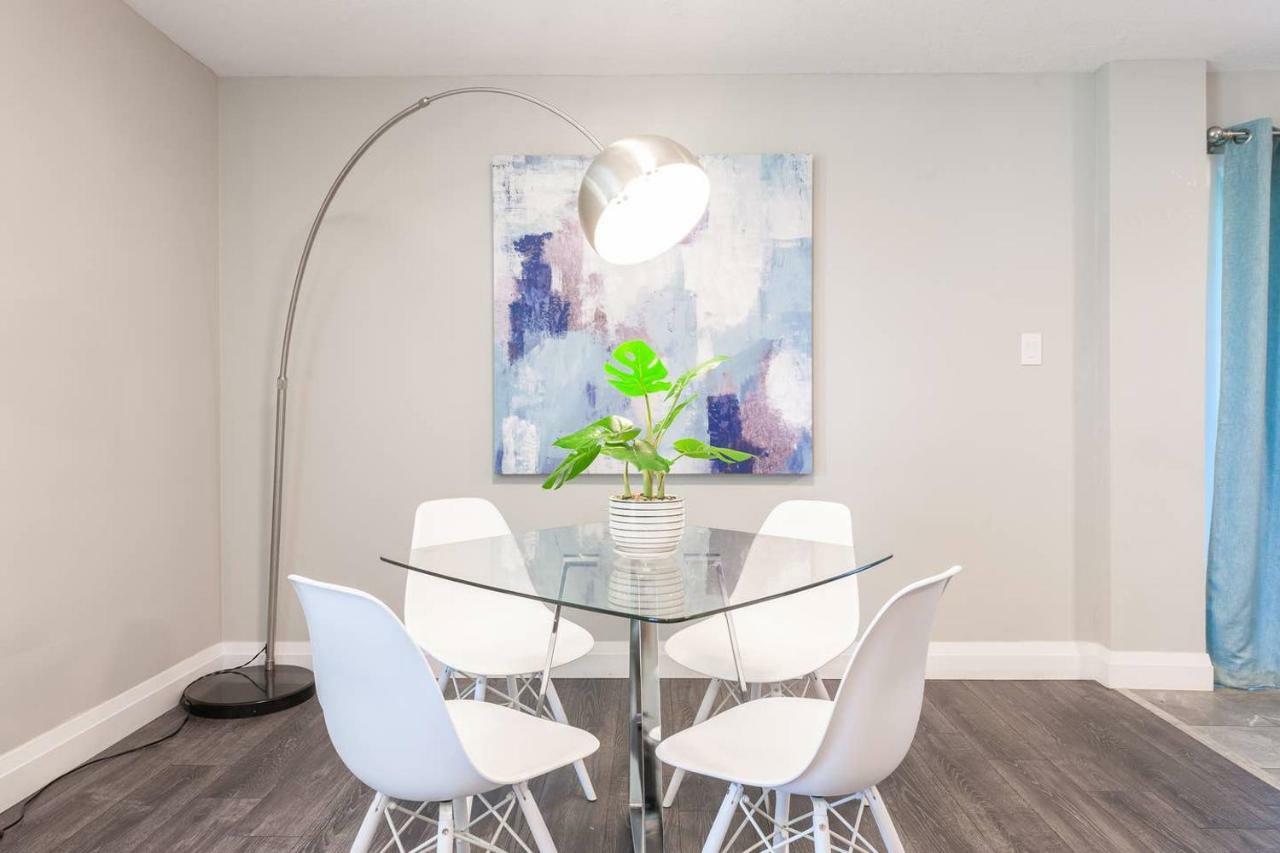 Entire 2 Bedroom Apartment Uptown Waterloo - E2 Экстерьер фото