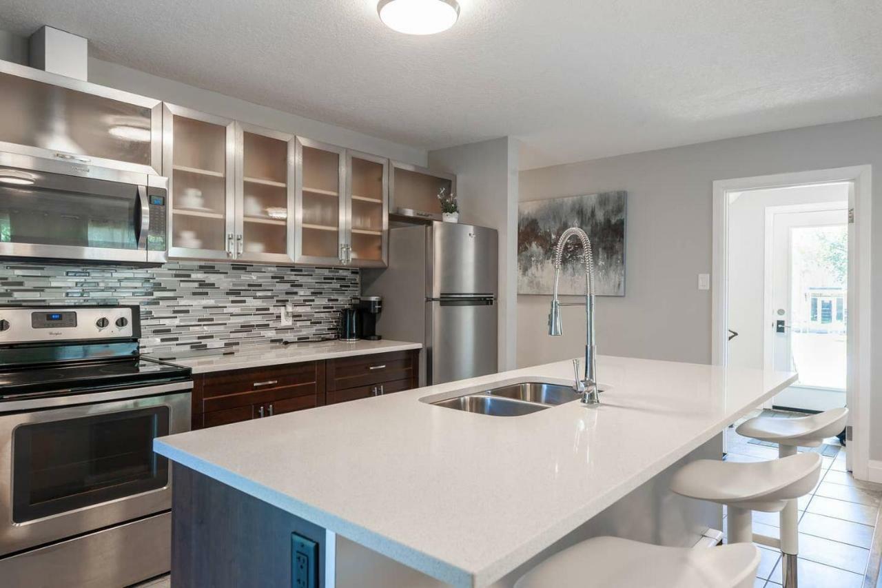 Entire 2 Bedroom Apartment Uptown Waterloo - E2 Экстерьер фото