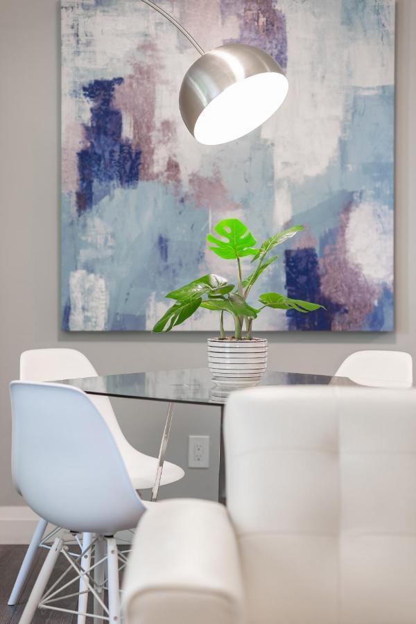 Entire 2 Bedroom Apartment Uptown Waterloo - E2 Экстерьер фото